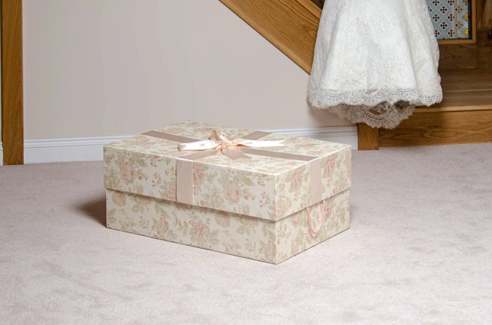 Box for storing wedding dress